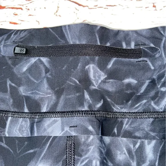 Sweaty Betty Zero Gravity HR 7/8 Running Leggings Black/Gray Marble Tie Dye Sz S - Picture 10 of 10